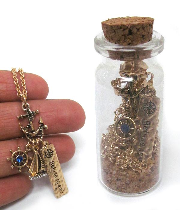 SEALIFE NECKLACE IN THE SEA SAND GLASS BOTTLE