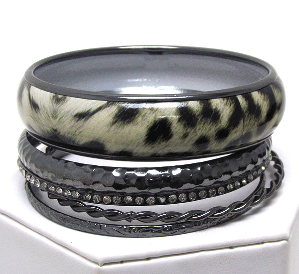 CRYSTAL WITH TWIST AND ANIMAL PRINT PATTERN 5 PIC  BRACELET