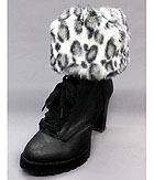  A PAIR OF 100% POLYESTER ANIMAL PRINT FUR BOOTS TOPPER