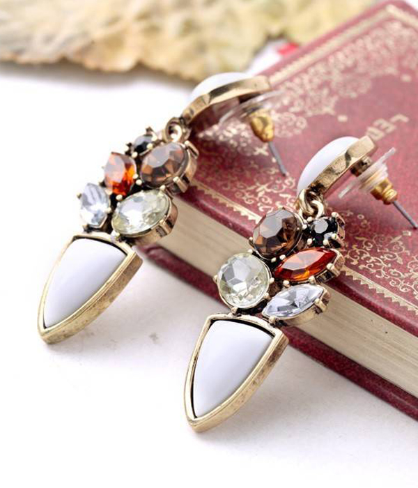 BOUTIQUE STYLE CRYSTAL AND ACRYL MIXED DROP EARRING
