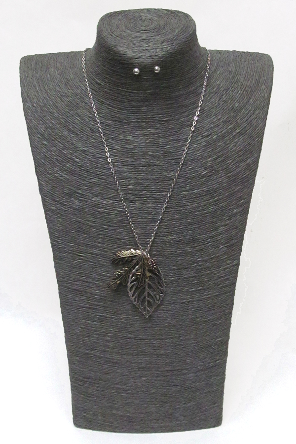 FEATHER AND BRANCH CHAIN NECKLACE SET