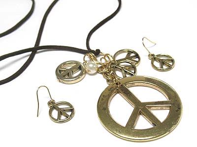 METAL PEACE PENDANT AND CHARMS SUEDE STRAND NECKLACE AND EARRING SET 