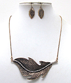 CRYSTAL STUD LEAF PENDANT LONG NECKLACE EARRING SET