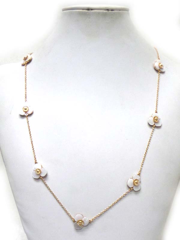 SHELL FLOWER LONG NECKLACE