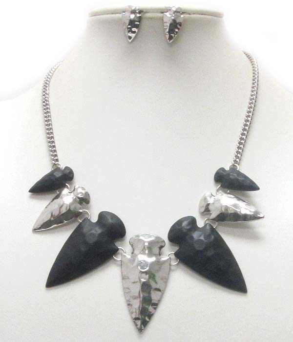 AZTEC INSPIRED MULTI HAMMERED AND ANIMAL TOOTH SHAPE METAL CHARM NECKLACE EARRING SET -western