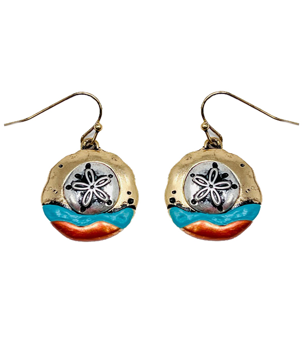 Patina and burnish  tri tone retro vintage earring - sand dollar