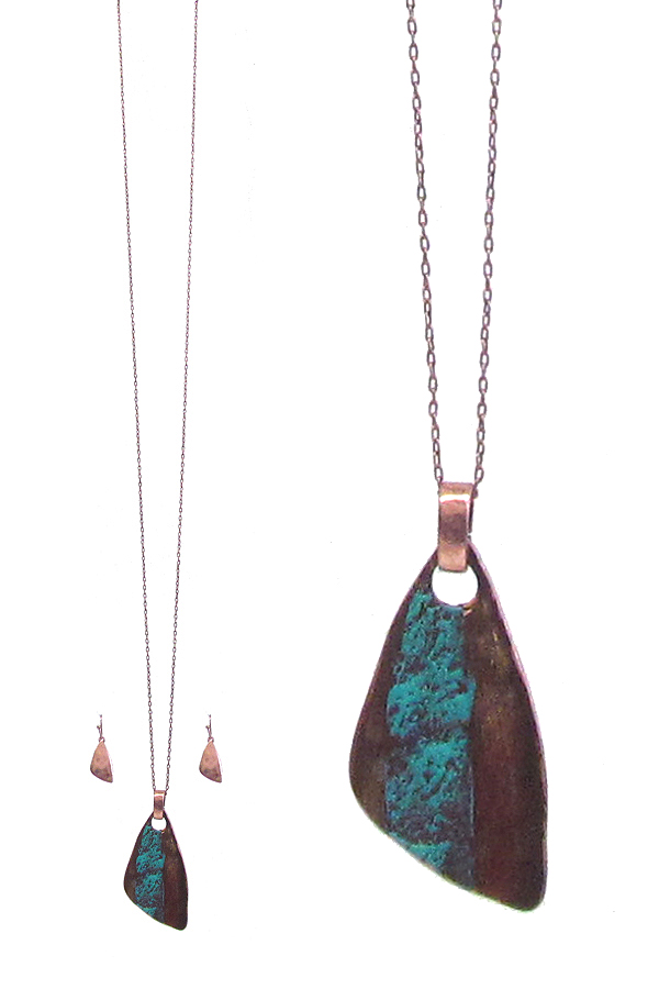 Patina pedant long necklace