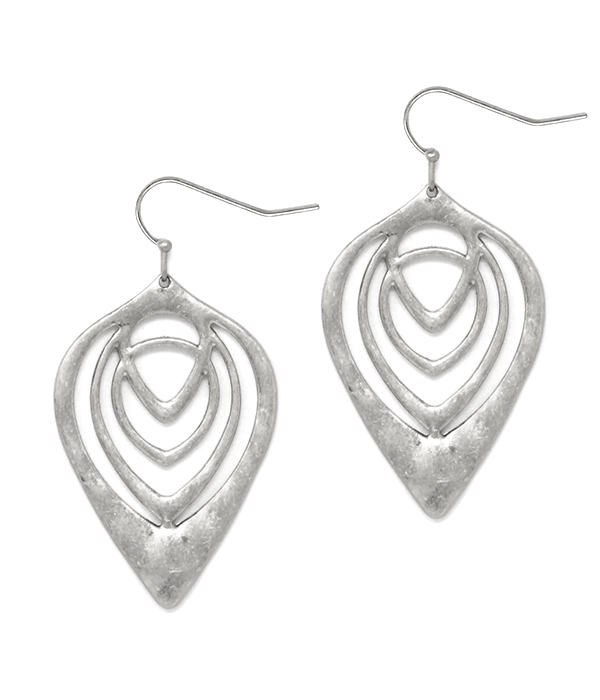 Metal arrowhead earring