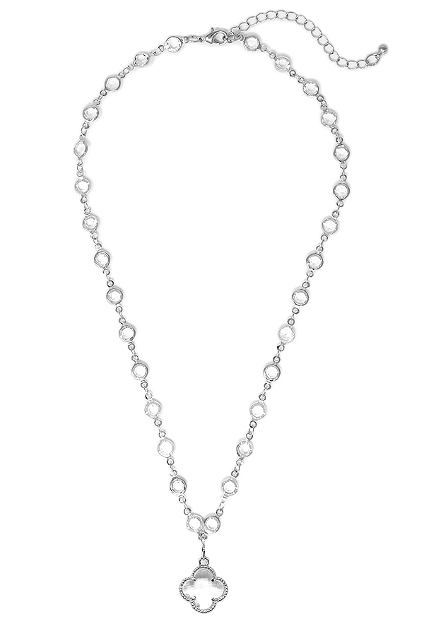 Quatrefoil pendant necklace