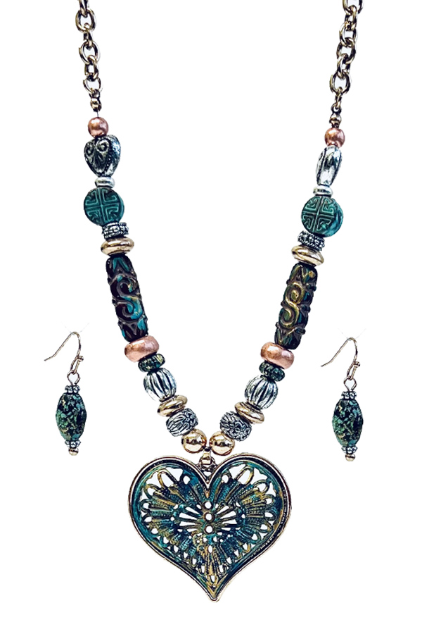 Vintage metal heart pendant necklace set