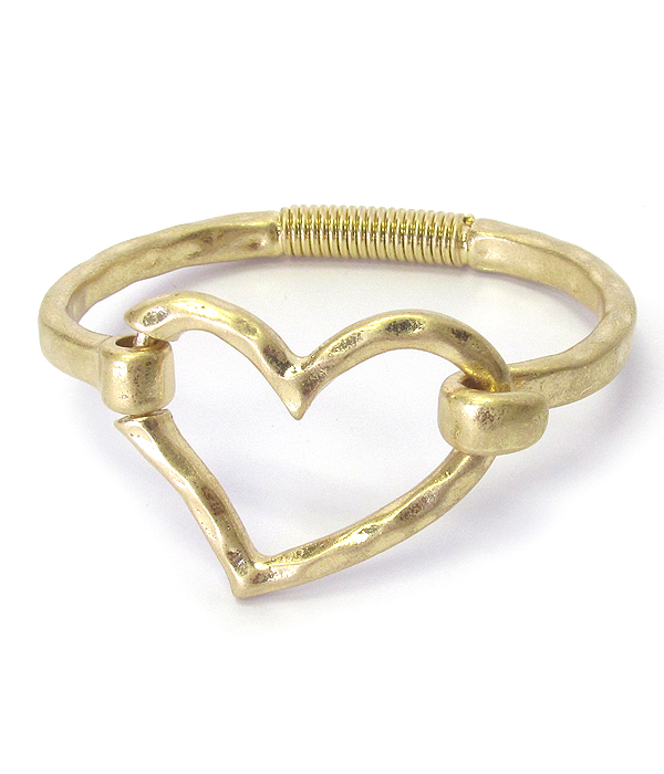 Heart bangle bracelet