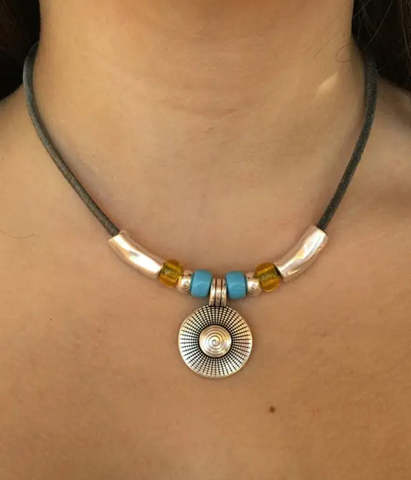 Ethnic style disc pendant necklace
