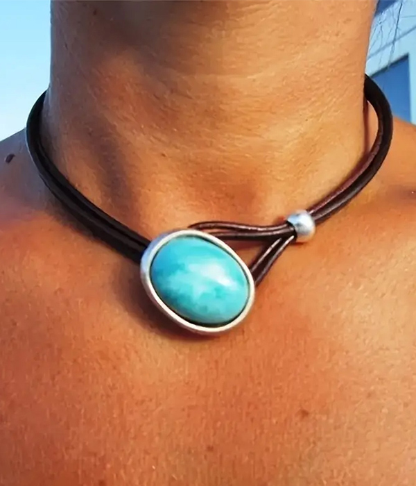 Vintage boho style turquoise necklace