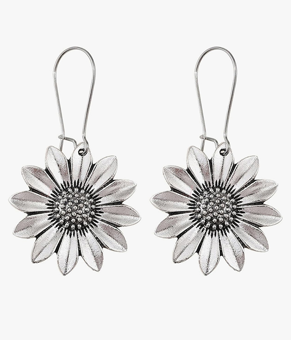 Retro style metal sunflower earring