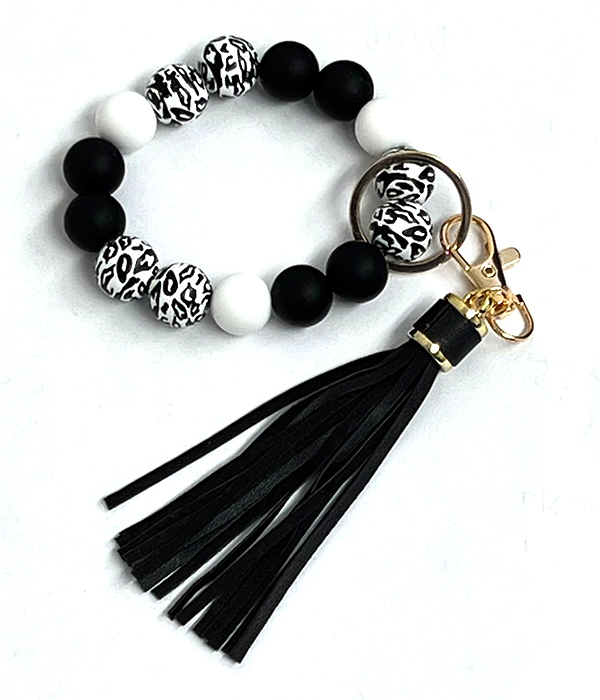 Wood and rubber bead mix wristband keychain