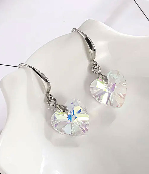 Facet stone heart earring