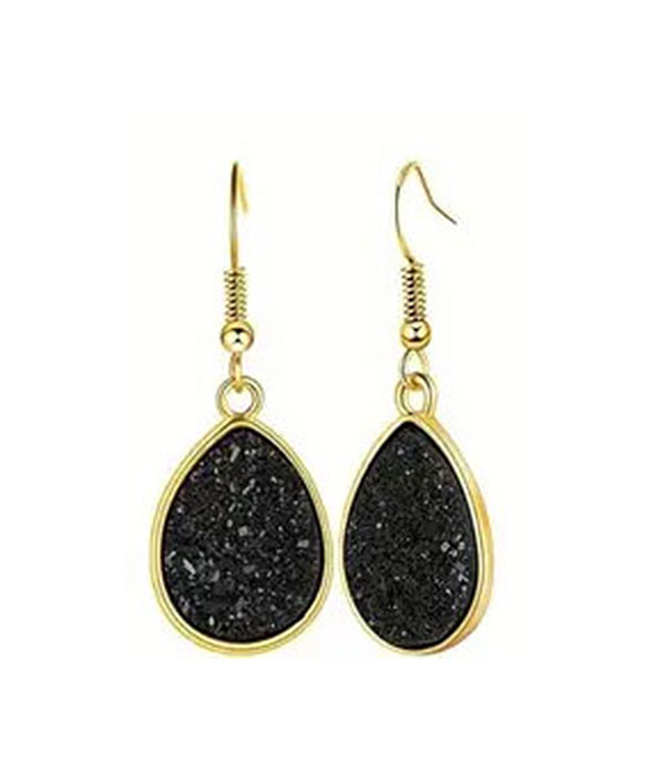 Teardrop druzy earring
