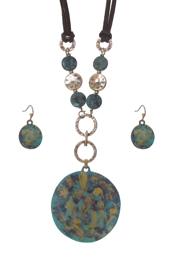 Patina disc pendant necklace set