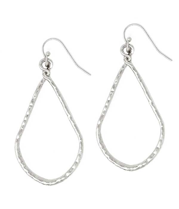 Metal teardrop earring