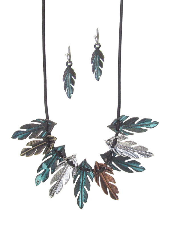Tribal style multi feather necklace set