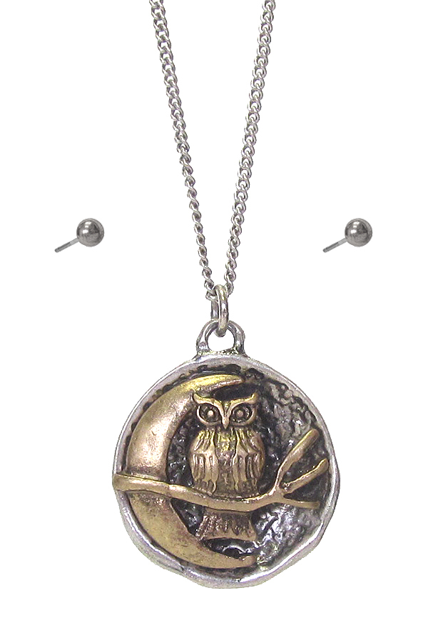 Vintage metal disc pendant necklace - owl