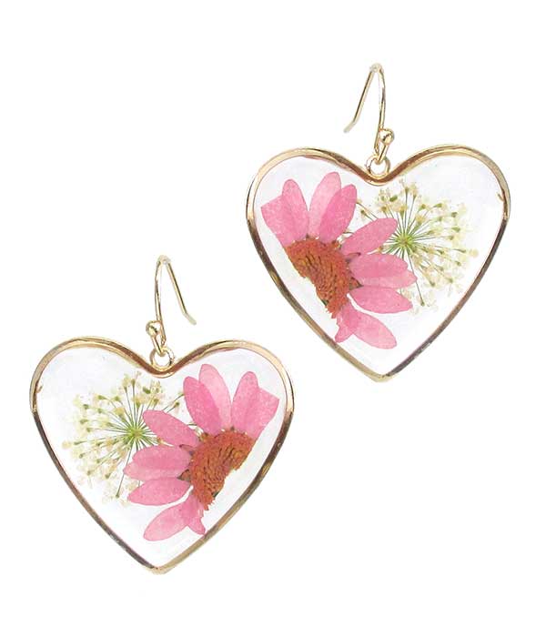 Dry flower heart earring