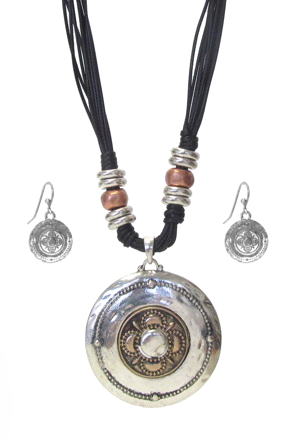 Metal disc pendant and multi cord necklace set