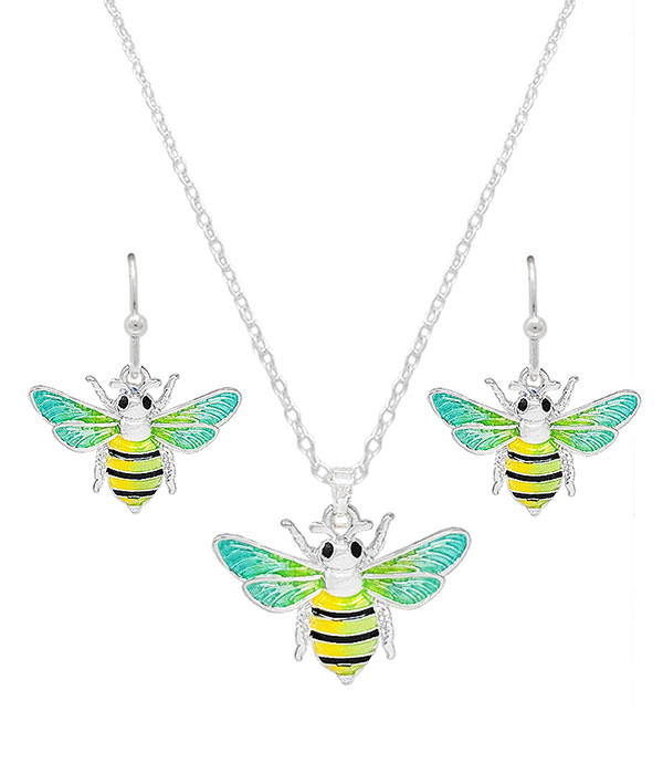 Garden theme epoxy necklace - bee