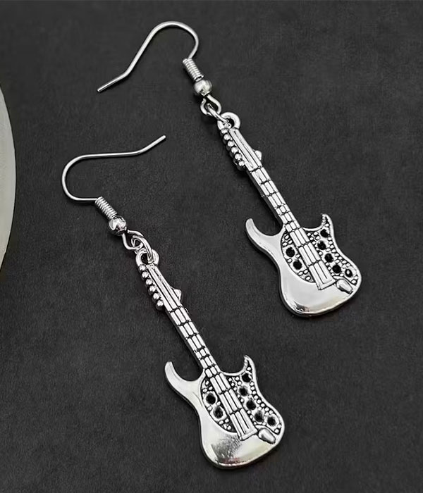 Guitar earring