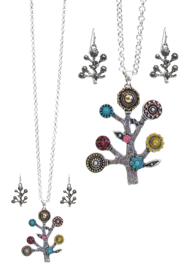 Vintage metal tree of life pendant necklace