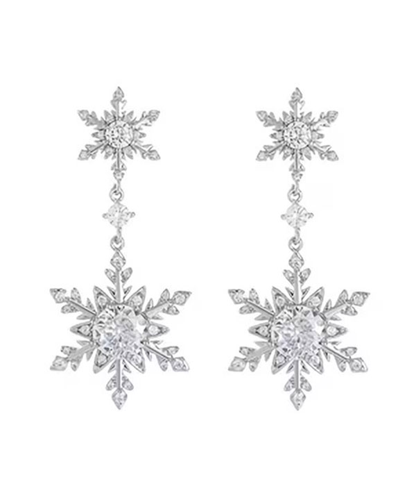 Christmas theme snowflake earring