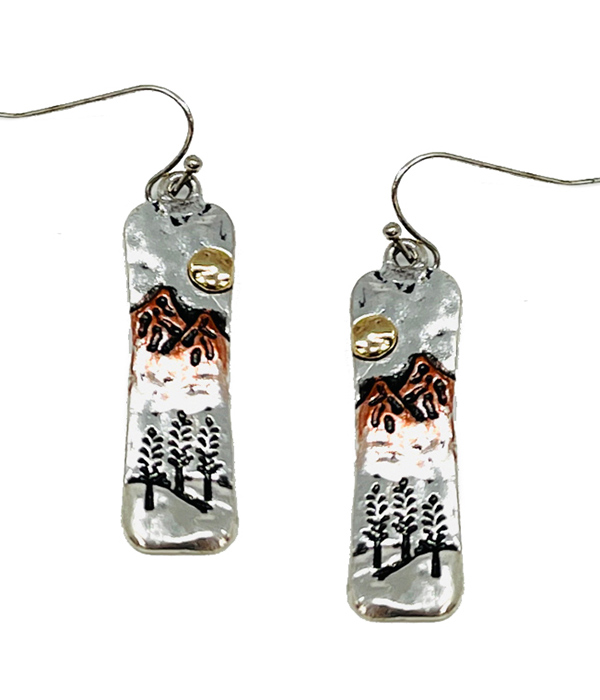 Landscape metal bar earring