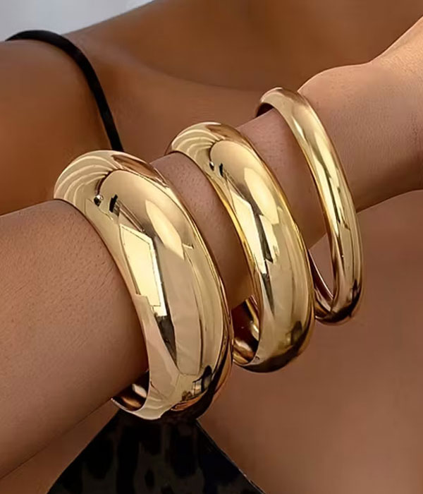 Chunky metal statement cuff bracelet set