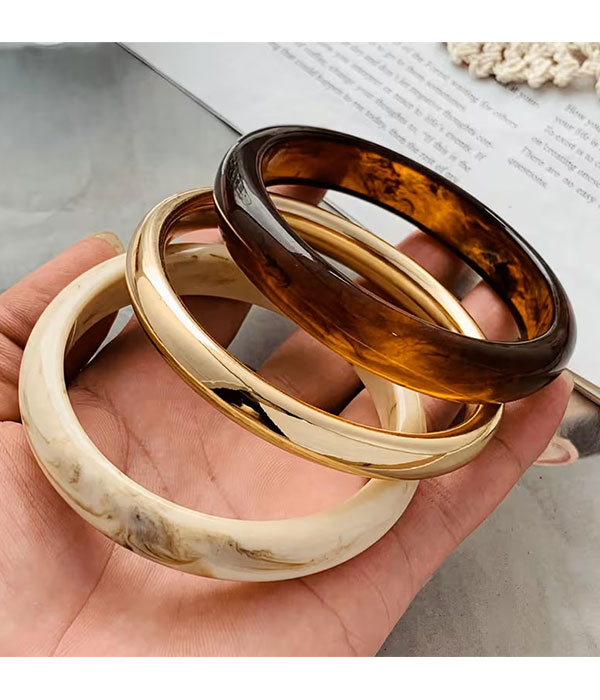 Faux amber resin stackable 3 bracelet set