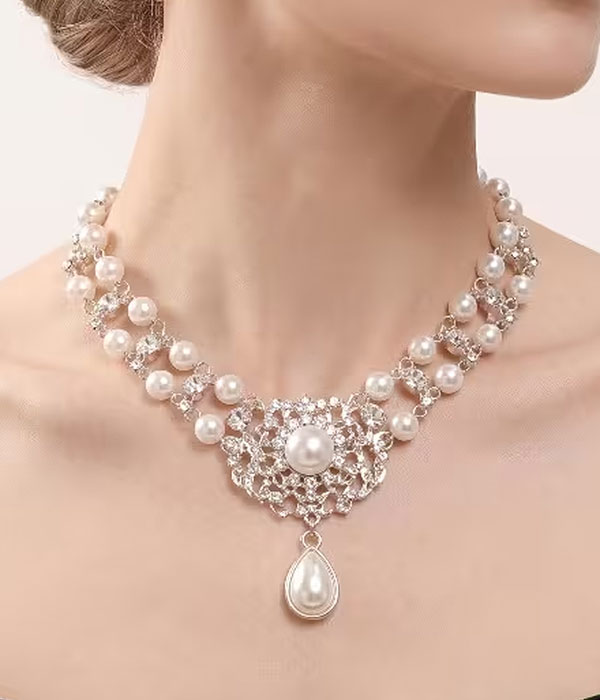 Multi pearl crystal mix necklace