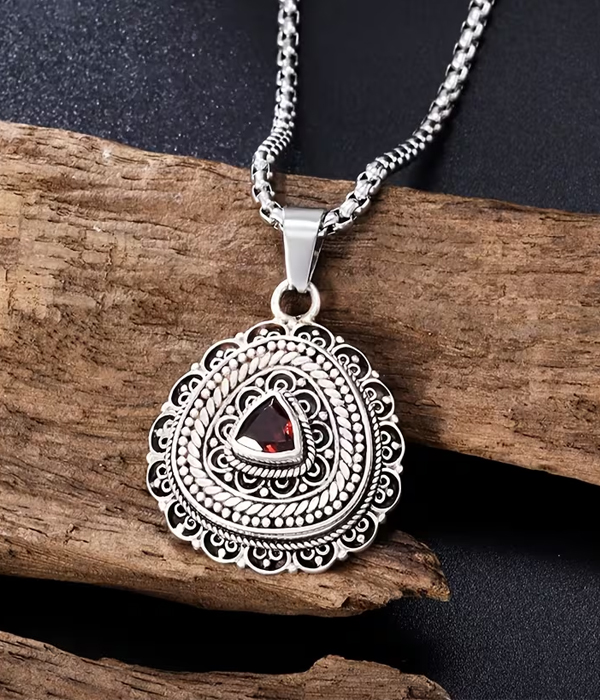 Vintage filigree pendant necklace
