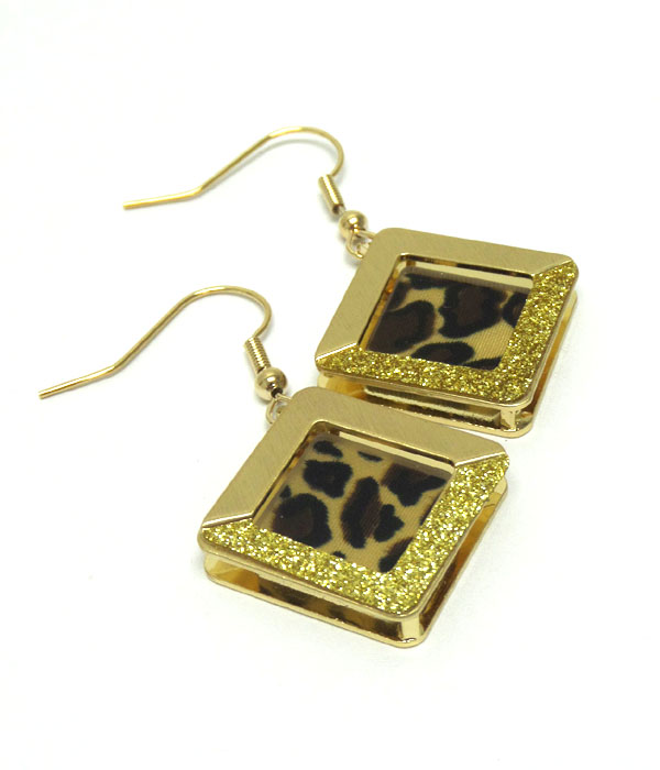 ANIMAL PRINT AND SAND PAPER METAL DIAMOND DROP EARRING