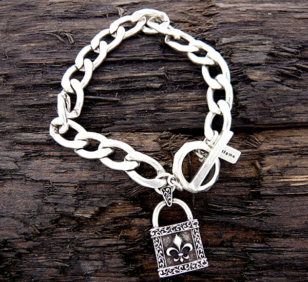Mens stainless steel chain bracelet - fleur de lis lock charm - 9 inch