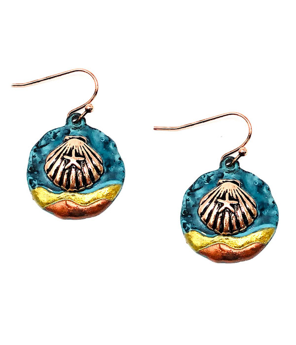 Patina and burnish  tri tone retro vintage earring - shell
