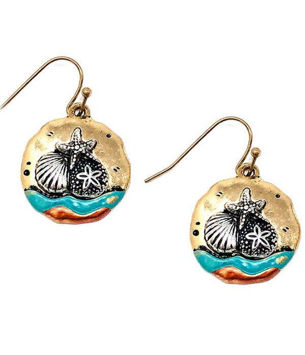 Patina and burnish  tri tone retro vintage earring - shell and starfish