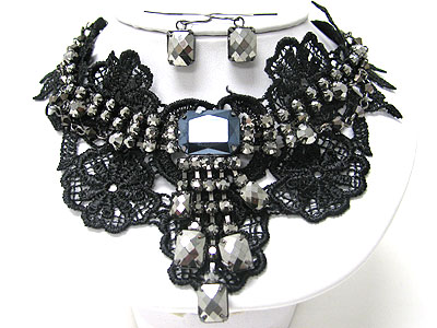 FACET METAL STUD CHIFFON RIBBON BACK BIB STYLE NECKLACE