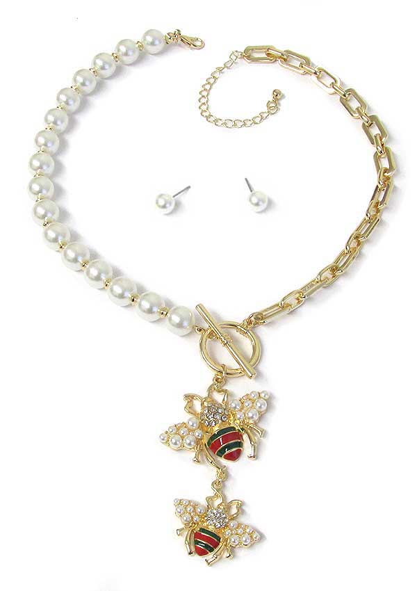 CRYSTAL AND PEARL DOUBLE BEE DROP PENDANT TOGGLE LOOK CHAIN NECKLACE SET