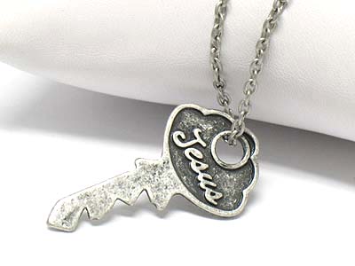 Antique style key pendant necklace