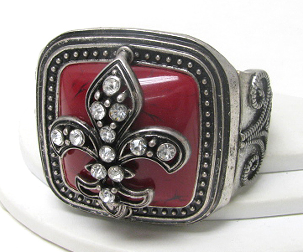 Retro vintage crystal fleur de lis on onyx stone stretch bracelet