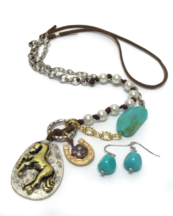 Western horse theme charm necklace set