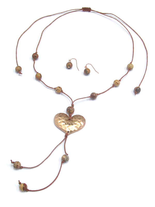HAMMERED HEART AND BALL STONE CORD ADJUSTABLE NECKLACE