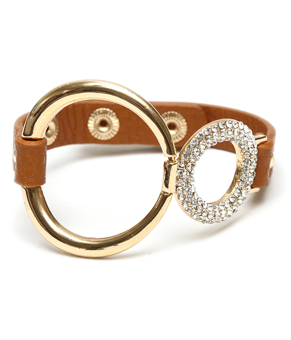 CRYSTAL DOUBLE RING LEATHER BRACELET