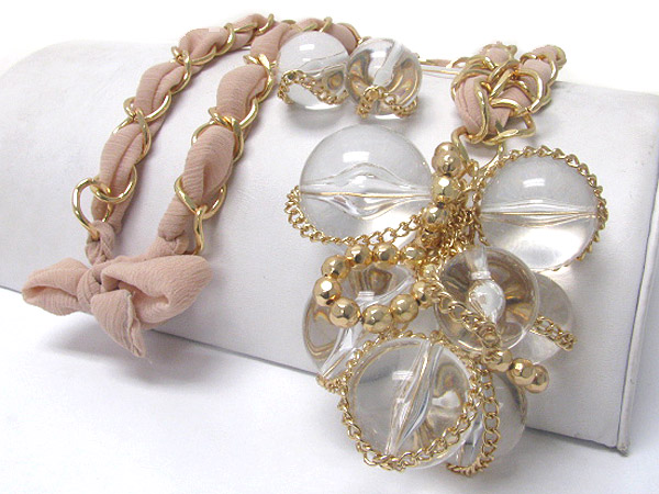Chunky bead cluster and fabric back necklace earring set