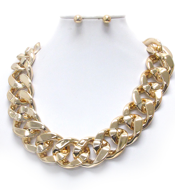 Thick chain necklace earring set