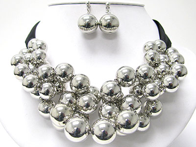 Multi metal ball chiffon ribbon back necklace 